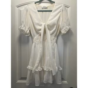 Graffiti‎ Women’s Short Ruffled Sleeves Tiered Dress Size M White Smocked Waist